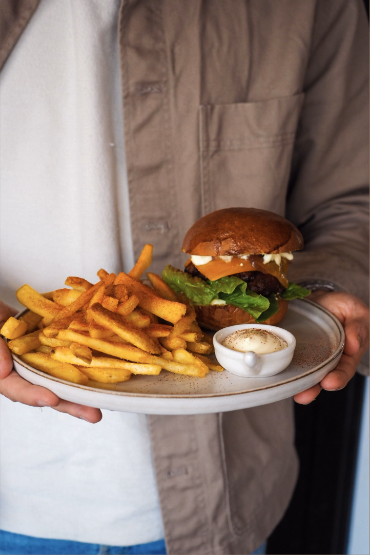 Burger & hranolky